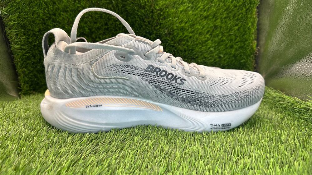 Brooks Adrenaline GTS 25 1204431D032 Athletic Sneaker Women 10 Gray Mesh Running